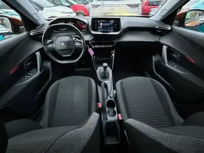 Photo 13 Peugeot 2008  1.2 PureTech 100ch S&S Active 5cv