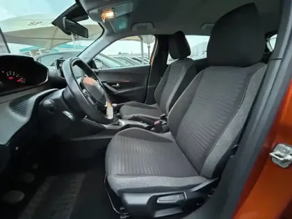 Photo 8 Peugeot 2008  1.2 PureTech 100ch S&S Active 5cv