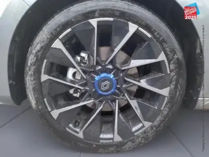 Photo 9 Renault Clio  1.6 E-Tech 145ch full hybrid esprit Alpine - 24 GPS Camera