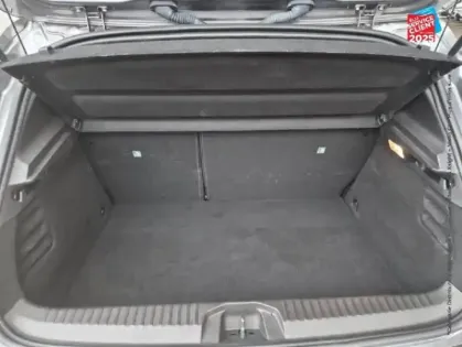 Photo 13 Renault Clio  1.6 E-Tech 145ch full hybrid Techno - 24