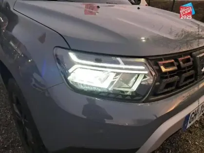 Photo 12 Dacia Duster  1.3 TCe 150ch FAP Extreme 4x2 EDC Camera Attelage