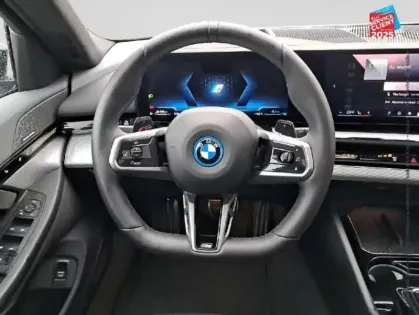 Photo 11 BMW Serie 5 Série 5 Touring 530e 299ch M Sport Tpano Sieges chauf GPS Camera HUD H/Kardon