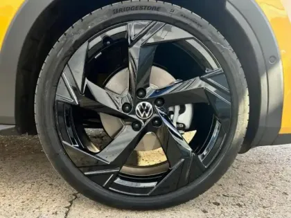 Photo 14 Volkswagen T-roc  1.5 eTSI 150ch R-Line DSG7