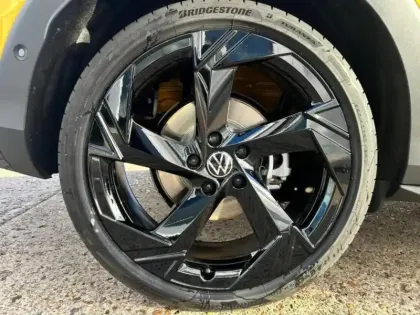 Photo 13 Volkswagen T-roc  1.5 eTSI 150ch R-Line DSG7