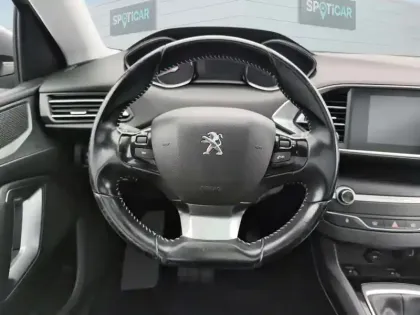 Photo 18 Peugeot 308  SW PureTech 130ch S&S BVM6