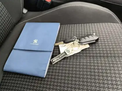 Photo 27 Peugeot 308  SW PureTech 130ch S&S BVM6