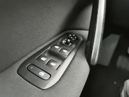 Photo 23 Peugeot 308  SW PureTech 130ch S&S BVM6