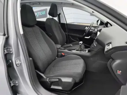 Photo 17 Peugeot 308  SW PureTech 130ch S&S BVM6