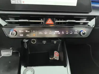 Photo 11 Kia Niro  EV Electrique 204 ch