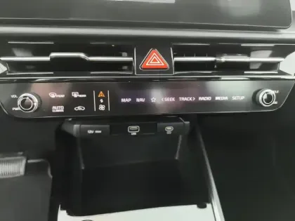 Photo 11 Kia Niro  EV Electrique 204 ch