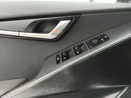 Photo 15 Kia Niro  EV Electrique 204 ch