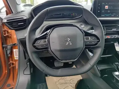 Photo 11 Peugeot 2008  Electrique 136 ch