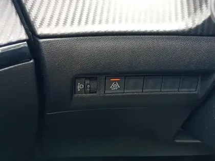 Photo 23 Peugeot 2008  Electrique 136 ch