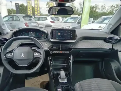 Photo 9 Peugeot 2008  Electrique 136 ch