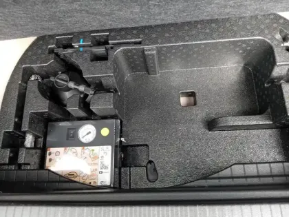 Photo 24 Peugeot 2008  Electrique 136 ch