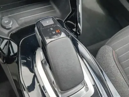 Photo 15 Peugeot 2008  Electrique 136 ch