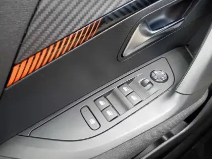 Photo 10 Peugeot 2008  Electrique 136 ch