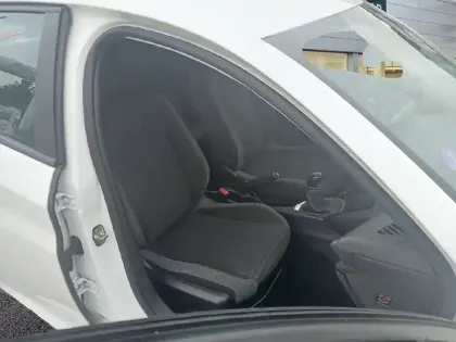 Photo 8 Peugeot 208  PureTech 75 S&S BVM5