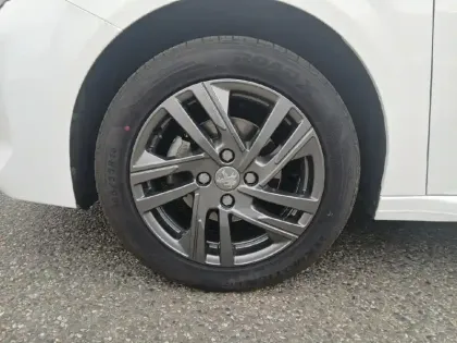 Photo 20 Peugeot 208  PureTech 75 S&S BVM5