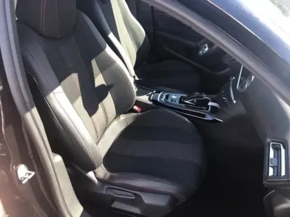 Photo 8 Peugeot 308  PureTech 130ch S&S EAT8