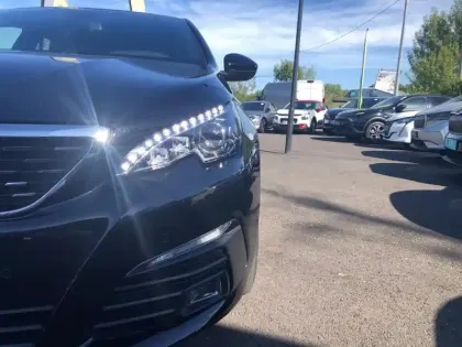 Photo 19 Peugeot 308  PureTech 130ch S&S EAT8