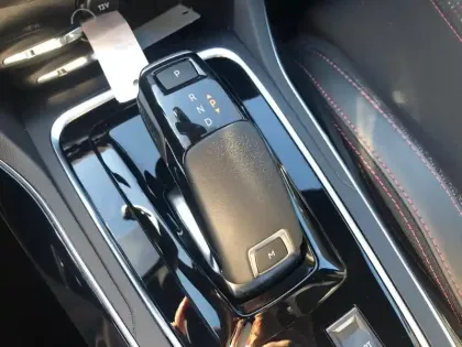 Photo 16 Peugeot 308  PureTech 130ch S&S EAT8