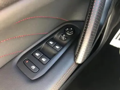 Photo 15 Peugeot 308  PureTech 130ch S&S EAT8