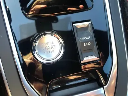 Photo 17 Peugeot 308  PureTech 130ch S&S EAT8