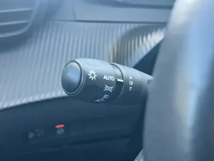 Photo 43 Peugeot 208  Electrique 50 kWh 136ch