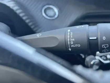 Photo 44 Peugeot 208  Electrique 50 kWh 136ch