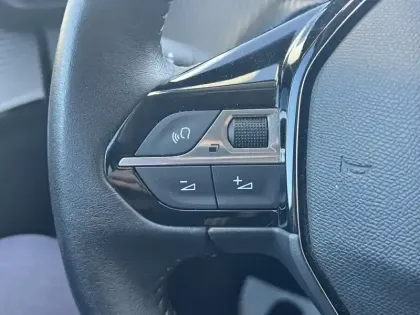 Photo 45 Peugeot 208  Electrique 50 kWh 136ch