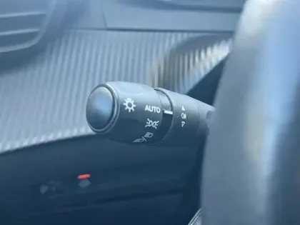 Photo 20 Peugeot 208  Electrique 50 kWh 136ch