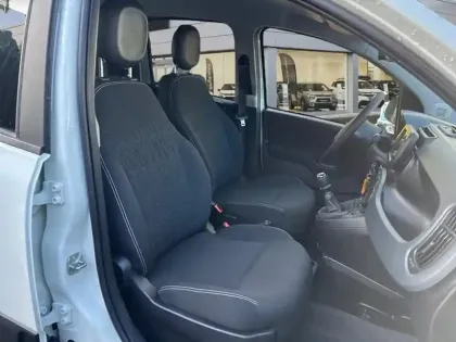 Photo 8 Fiat Panda  1.0 70 ch Hybrid BSG S/S