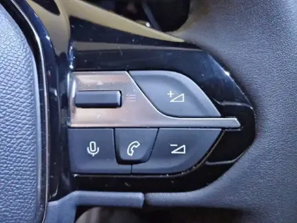 Photo 27 Peugeot 308  Hybrid 136 e-DCS6