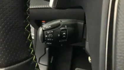 Photo 16 Peugeot 2008  PureTech 130 S&S EAT8