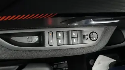 Photo 15 Peugeot 208  Electrique 50 kWh 136ch