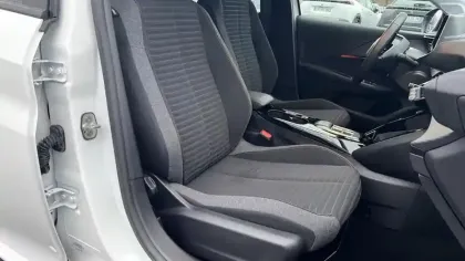 Photo 7 Peugeot 208  Electrique 50 kWh 136ch