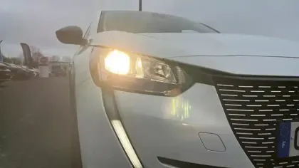 Photo 12 Peugeot 208  Electrique 50 kWh 136ch