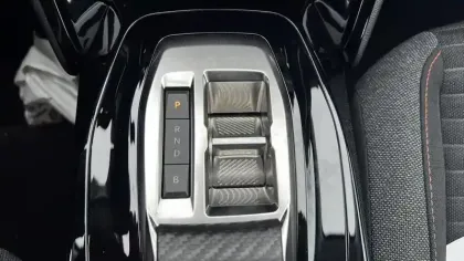 Photo 20 Peugeot 208  Electrique 50 kWh 136ch