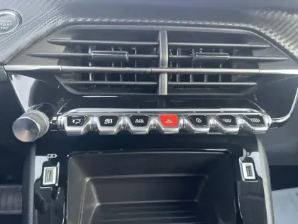 Photo 11 Peugeot 208  Electrique 50 kWh 136ch