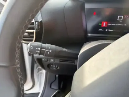 Photo 20 Citroën C4  PureTech 130 S&S EAT8