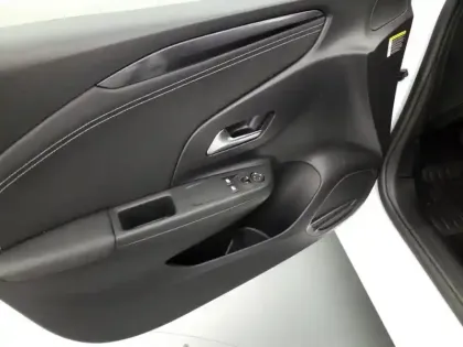 Photo 12 Opel Corsa  Electrique 136 ch & Batterie 50 kWh