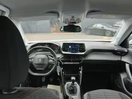 Photo 8 Peugeot 2008  BlueHDi 110 S&S BVM6