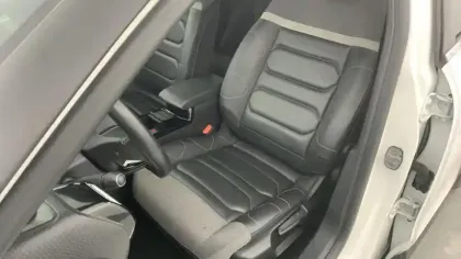 Photo 8 Citroën C4 e- 136 ch Automatique