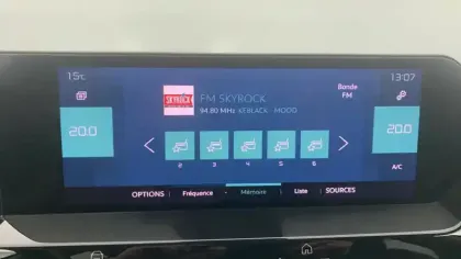 Photo 15 Citroën C4 e- 136 ch Automatique