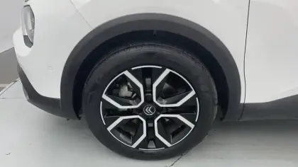 Photo 12 Citroën C4 e- 136 ch Automatique