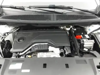 Photo 17 Peugeot 5008  Hybrid 136 e-DCS6