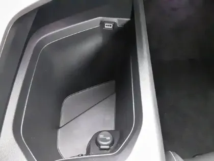 Photo 25 Peugeot 5008  Hybrid 136 e-DCS6