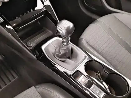 Photo 13 Peugeot 208  PureTech 100 S&S BVM6