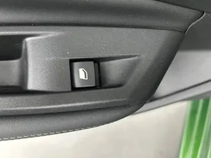 Photo 17 Peugeot 308  PureTech 130ch S&S EAT8